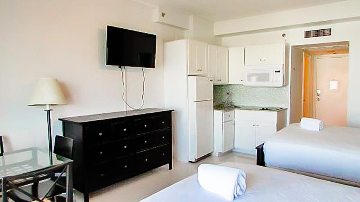 Апартаменты Miami Beachfront With Pool Wifi & Cheap Parking Экстерьер фото