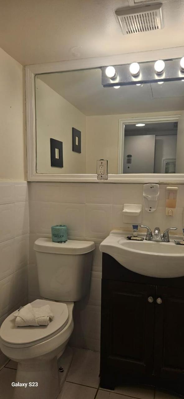 Апартаменты Miami Beachfront With Pool Wifi & Cheap Parking Экстерьер фото