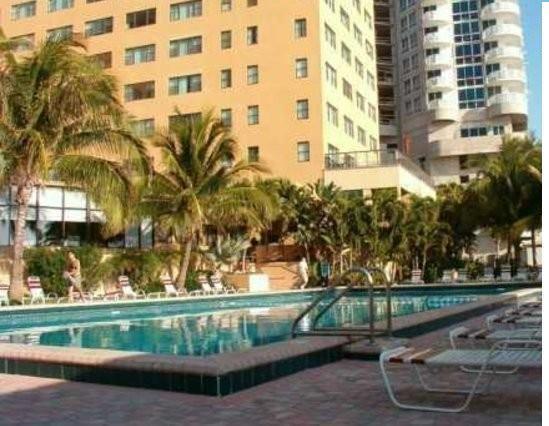 Апартаменты Miami Beachfront With Pool Wifi & Cheap Parking Экстерьер фото